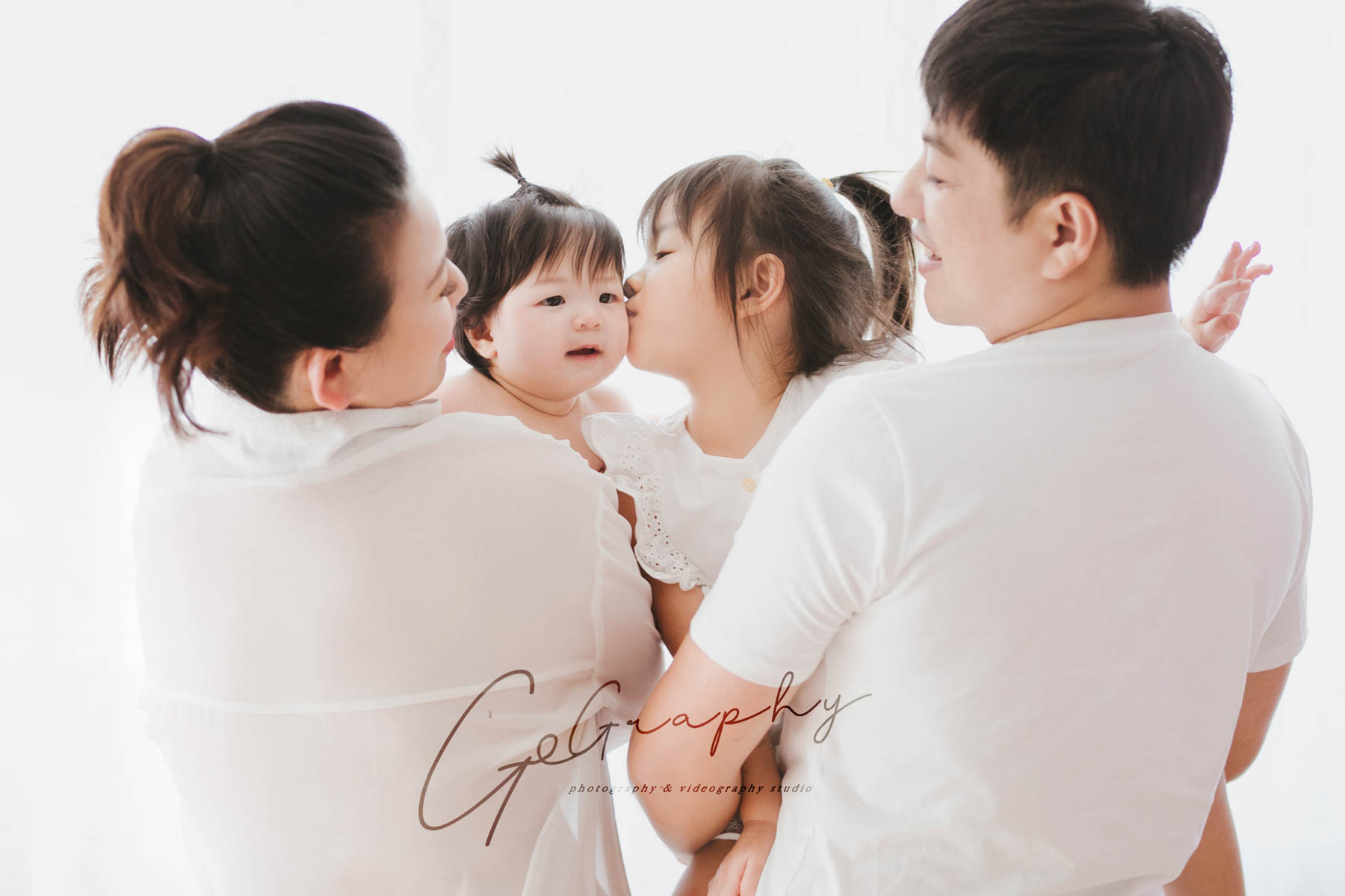 Serena哺乳親子寫真